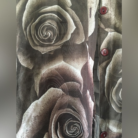 Rose pattern sheer button down - Picture 6 of 6